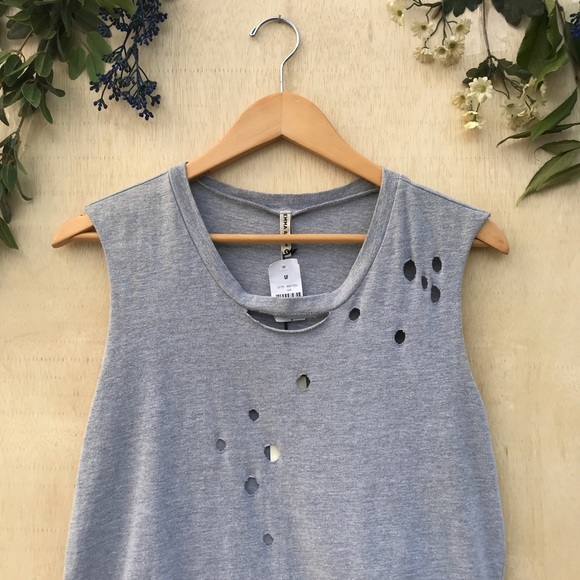 Emma & Sam Gray Distressed Muscle Tank - Picture 3 of 5